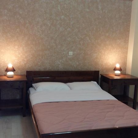 Faros Apartments Artemida  Dış mekan fotoğraf