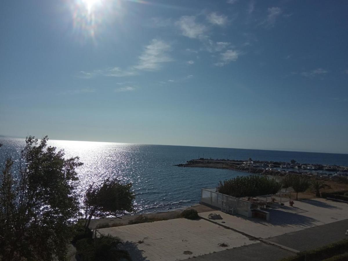 Faros Apartments Artemida  Dış mekan fotoğraf
